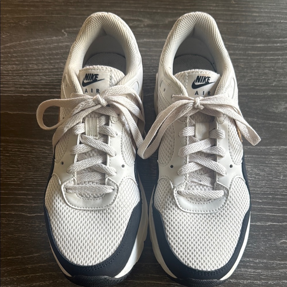 Nike Women’s White and Gold Sneakers - Picture 2 of 5